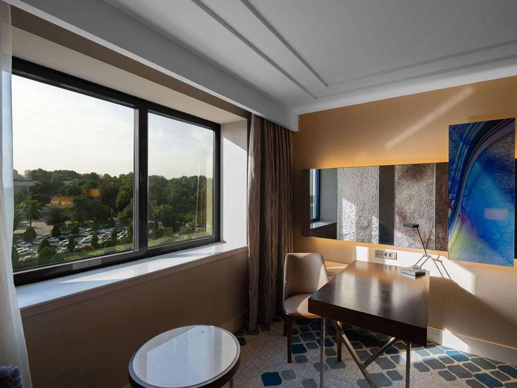 Moevenpick Hotel Tashkent Quarto foto